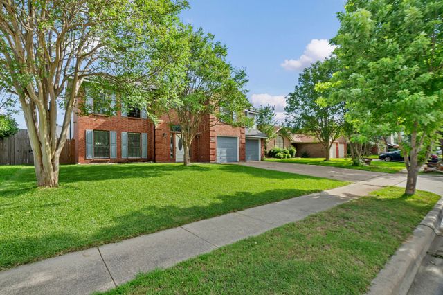 326 Baldwin Street, Grand Prairie, TX 75052