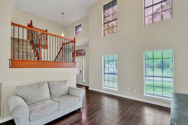 326 Baldwin Street, Grand Prairie, TX 75052