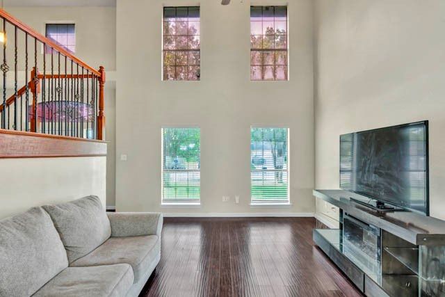 326 Baldwin Street, Grand Prairie, TX 75052