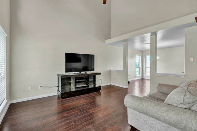 326 Baldwin Street, Grand Prairie, TX 75052