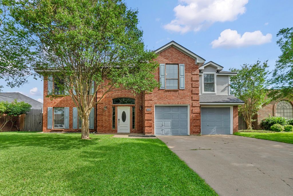 326 Baldwin Street, Grand Prairie, TX 75052