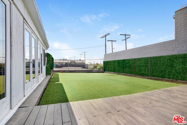 12926 Venice Boulevard, Los Angeles, CA 90066
