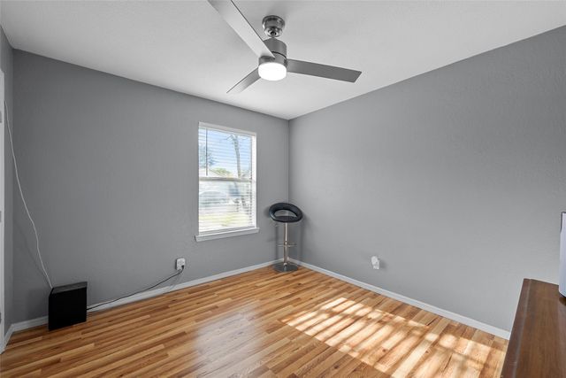 711 Rosedale Drive, Hewitt, TX 76643