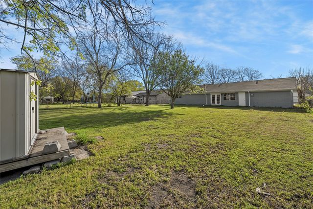 711 Rosedale Drive, Hewitt, TX 76643