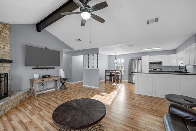 711 Rosedale Drive, Hewitt, TX 76643