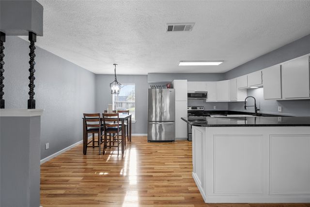 711 Rosedale Drive, Hewitt, TX 76643