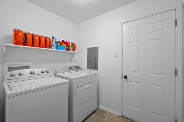 711 Rosedale Drive, Hewitt, TX 76643