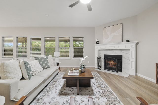 12323 Stable Pond Dr, San Antonio, TX 78249