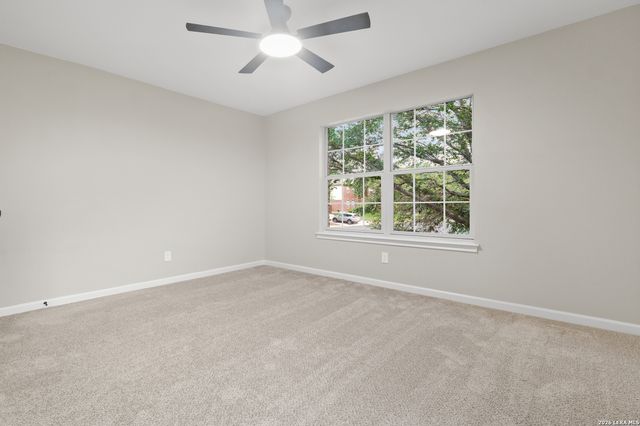 12323 Stable Pond Dr, San Antonio, TX 78249