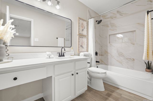 12323 Stable Pond Dr, San Antonio, TX 78249