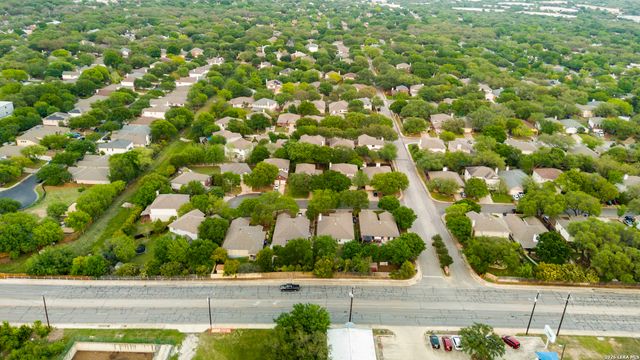 12323 Stable Pond Dr, San Antonio, TX 78249