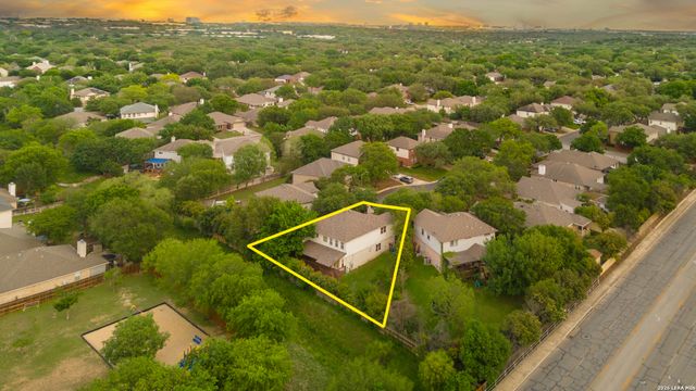 12323 Stable Pond Dr, San Antonio, TX 78249