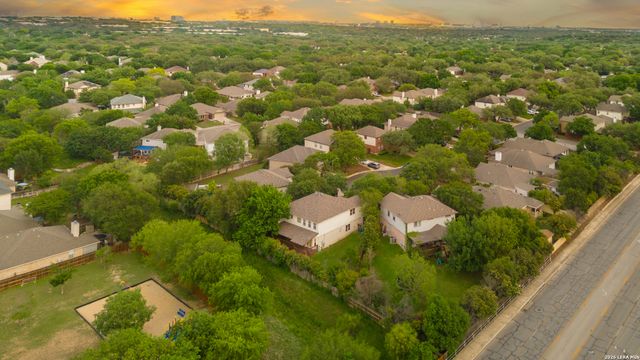 12323 Stable Pond Dr, San Antonio, TX 78249