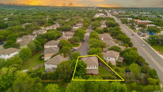 12323 Stable Pond Dr, San Antonio, TX 78249