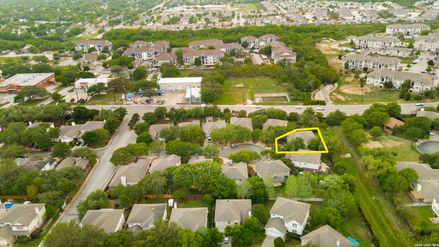 12323 Stable Pond Dr, San Antonio, TX 78249