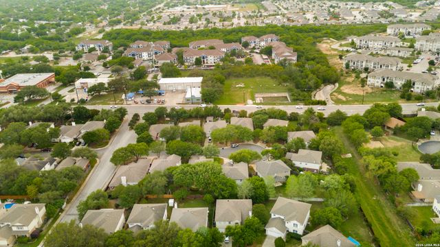 12323 Stable Pond Dr, San Antonio, TX 78249