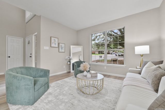 12323 Stable Pond Dr, San Antonio, TX 78249