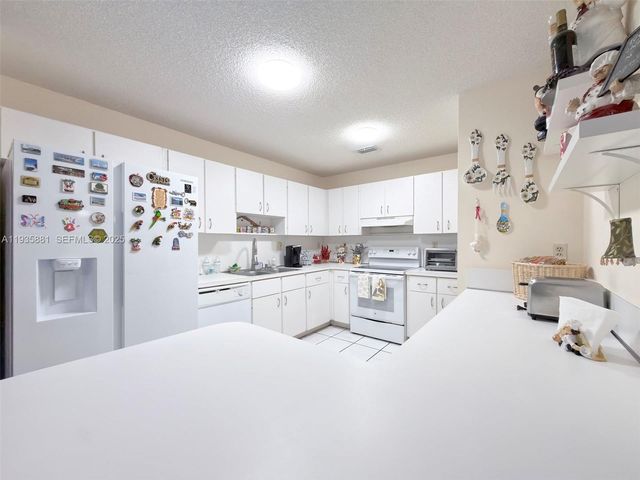 14220 SW 53rd St, Miami, FL 33175