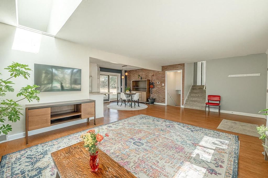 1610 RANDY Lane, Madison, WI 53704