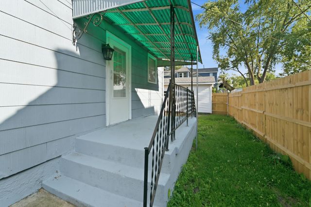 137 E Fulton Street, Michigan City, IN 46360