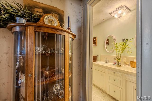 2001a Beck Lane, Lebanon, MO 65536