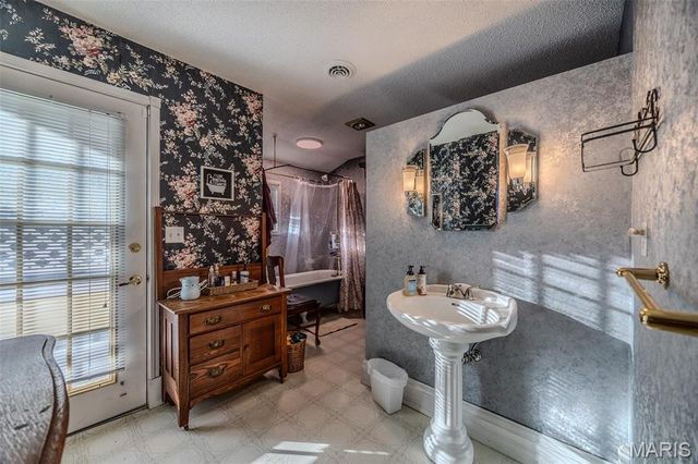 2001a Beck Lane, Lebanon, MO 65536