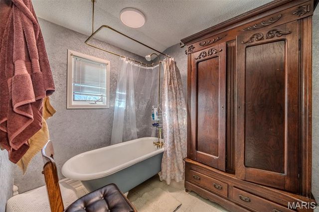 2001a Beck Lane, Lebanon, MO 65536