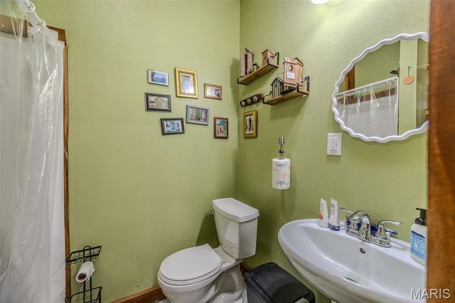 2001a Beck Lane, Lebanon, MO 65536