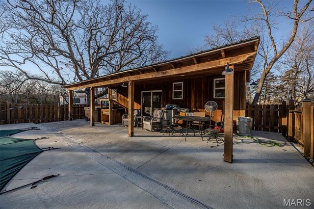 2001a Beck Lane, Lebanon, MO 65536