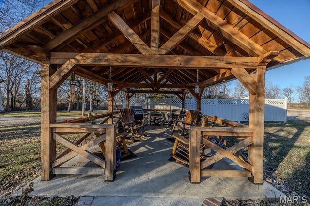 2001a Beck Lane, Lebanon, MO 65536