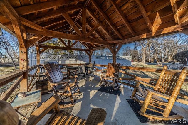 2001a Beck Lane, Lebanon, MO 65536