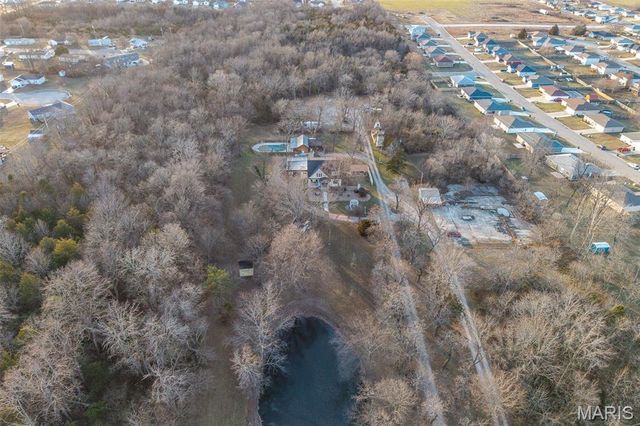 2001a Beck Lane, Lebanon, MO 65536