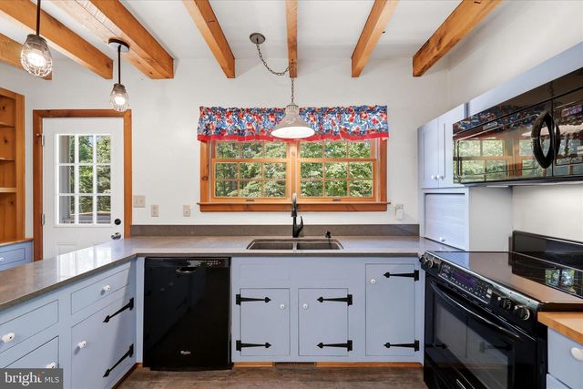 516 DEER CREEK RD, Winchester, VA 22602
