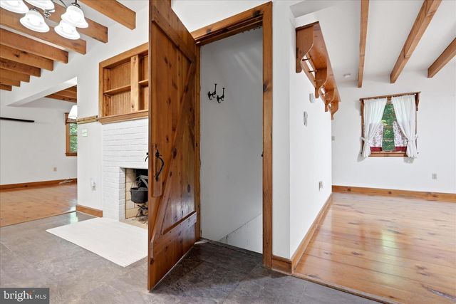 516 DEER CREEK RD, Winchester, VA 22602