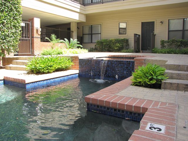 106 E 30th ST 101, Austin, TX 78705