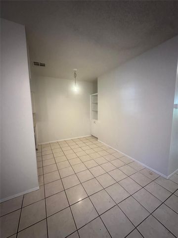 106 E 30th ST 101, Austin, TX 78705