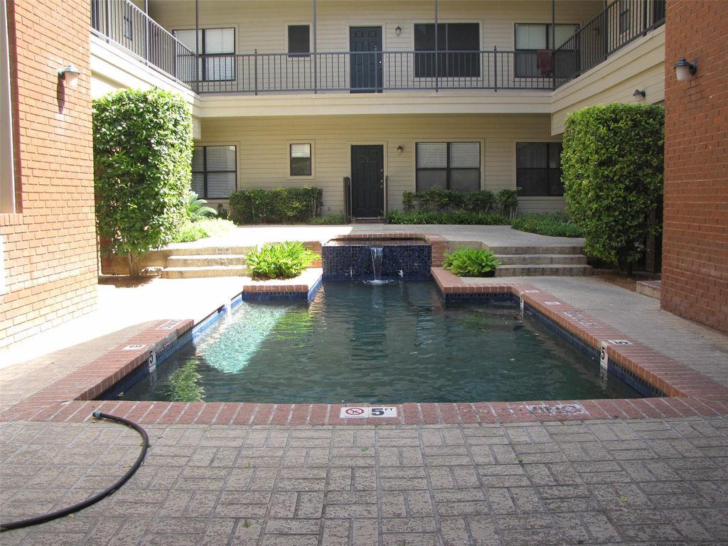 106 E 30th ST 101, Austin, TX 78705