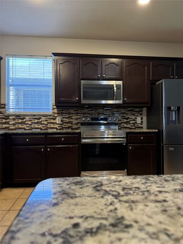 5804 Melanie Court, Fort Worth, TX 76131