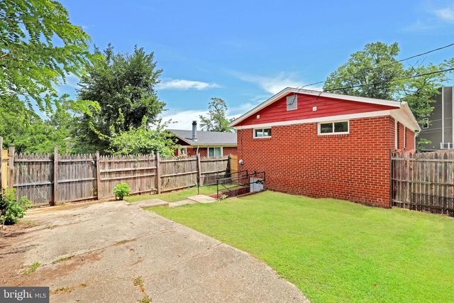 500 47TH PL NE, Washington, DC 20019