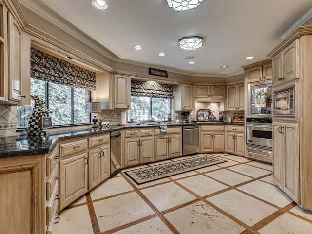 1902 Pin Oak Circle, Norman, OK 73072