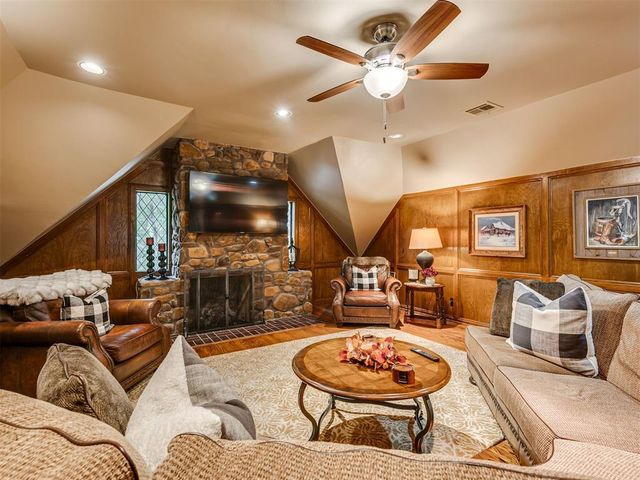 1902 Pin Oak Circle, Norman, OK 73072