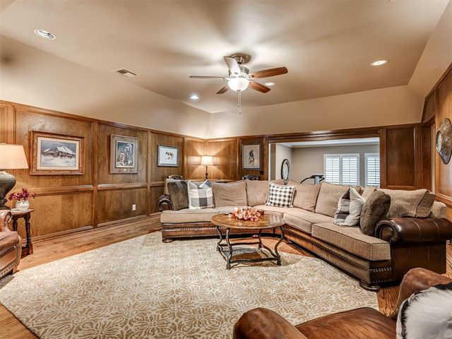 1902 Pin Oak Circle, Norman, OK 73072