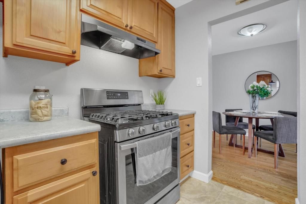 Image 5 of property listing at 24557 Pontiac Street, Hayward, CA 94544