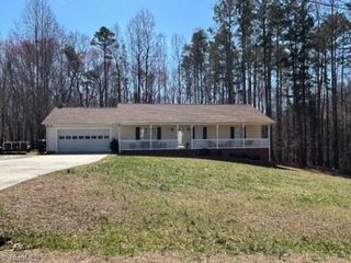 4044 Sundance Drive, Walnut Cove, NC 27052