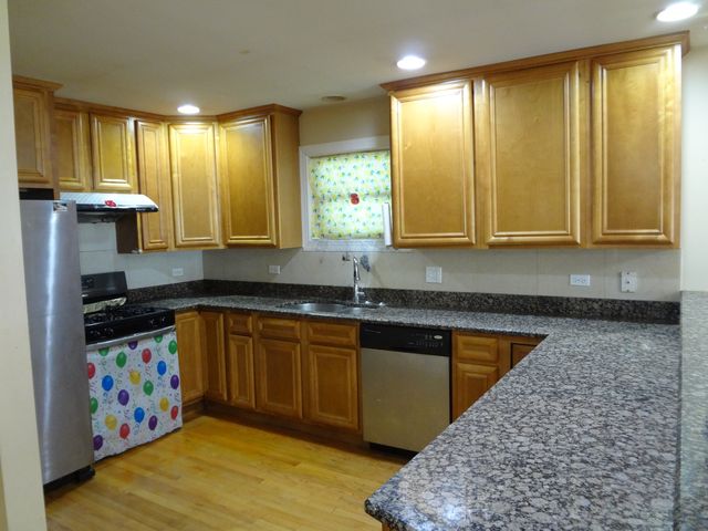 5057 W 32nd Place, Cicero, IL 60804