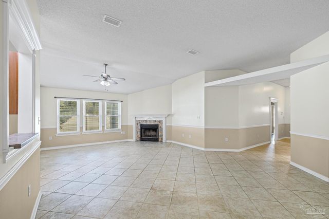 8778 Faye Ct, Navarre, FL 32566