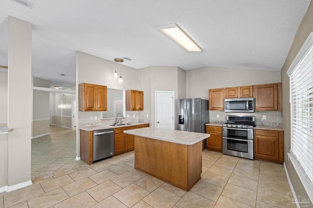 8778 Faye Ct, Navarre, FL 32566