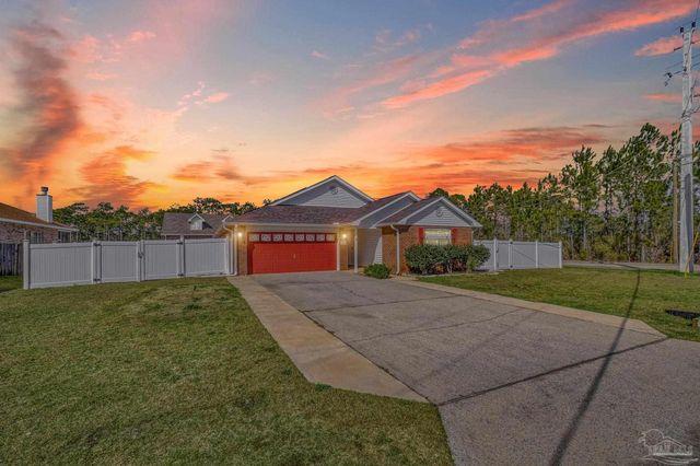 8778 Faye Ct, Navarre, FL 32566