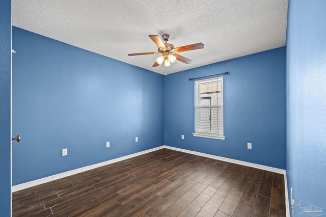 8778 Faye Ct, Navarre, FL 32566