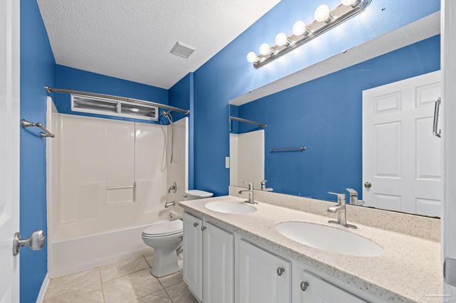 8778 Faye Ct, Navarre, FL 32566